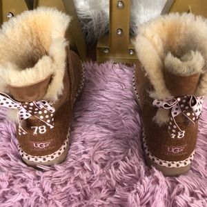 78 edition Uggs, brown and pink color way w bows.